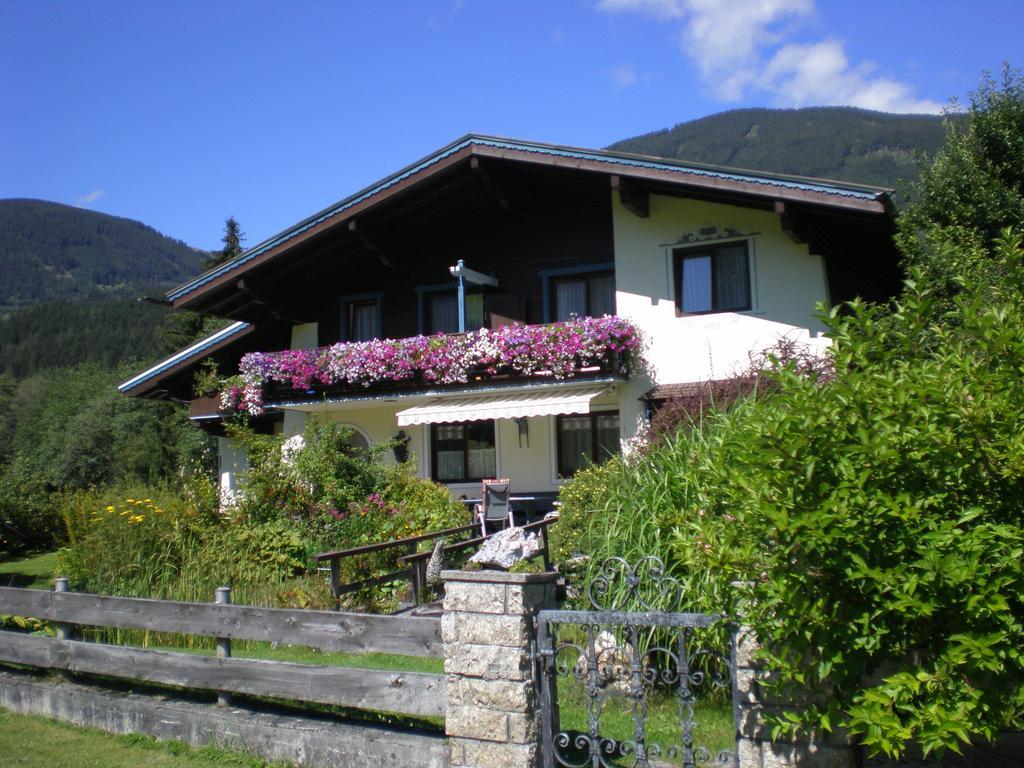 Gaestehaus Scharler Neukirchen am Großvenediger Eksteriør billede